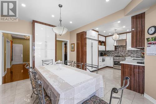 117 Cherokee Drive, Vaughan, ON - Indoor Photo Showing Kitchen With Upgraded Kitchen