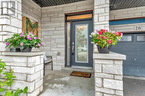 20 - 35 Midhurst Heights, Hamilton (Stoney Creek Mountain), ON - Outdoor