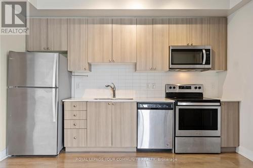 21 - 1245 Bayly Street, Pickering, ON - Indoor Photo Showing Kitchen With Upgraded Kitchen