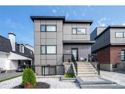 361 WHITBY Avenue  Ottawa, ON K2A 0B3