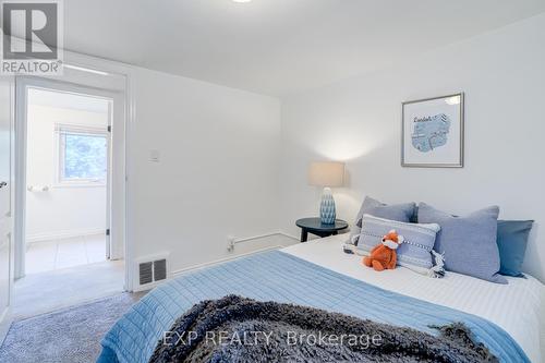 83 Lundy'S Lane, Newmarket, ON - Indoor Photo Showing Bedroom