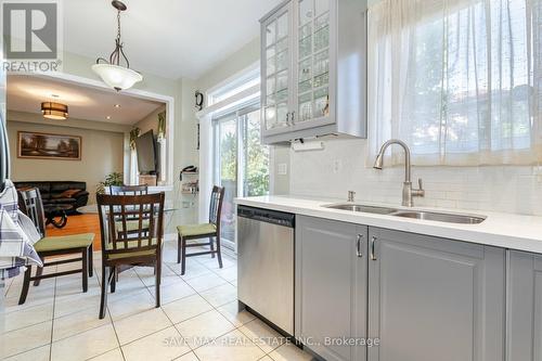 5669 Freshwater Drive, Mississauga (Churchill Meadows), ON - Indoor Photo Showing Kitchen With Double Sink With Upgraded Kitchen