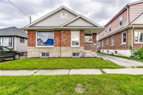 5 Bartlett Street, Niagara Falls, ON - Outdoor