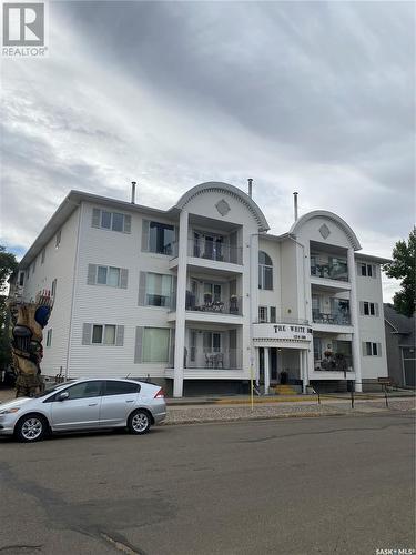 204 1214 3Rd Street, Estevan, SK - Outdoor With Facade