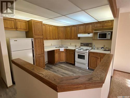 204 1214 3Rd Street, Estevan, SK - Indoor Photo Showing Kitchen