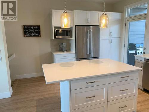 1102 Cameron Avenue Unit# 20, Kelowna, BC - Indoor Photo Showing Kitchen