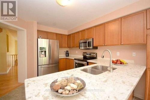 254 Fandango Drive, Brampton (Fletcher'S Meadow), ON - Indoor Photo Showing Kitchen With Double Sink With Upgraded Kitchen