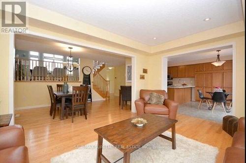 254 Fandango Drive, Brampton (Fletcher'S Meadow), ON - Indoor Photo Showing Living Room