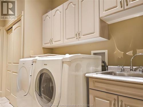 7635 River View Line, Chatham, ON - Indoor Photo Showing Laundry Room