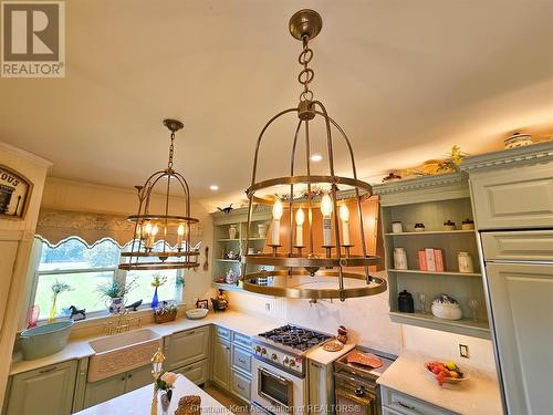 7635 River View Line, Chatham, ON - Indoor Photo Showing Kitchen