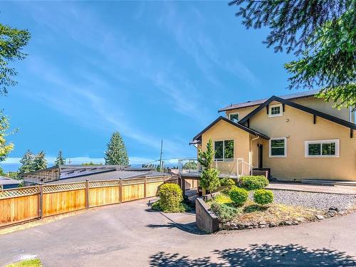 579 Beach Rd, Qualicum Beach, BC 