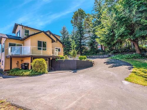 579 Beach Rd, Qualicum Beach, BC 