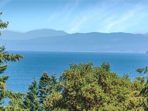 579 Beach Rd, Qualicum Beach, BC 