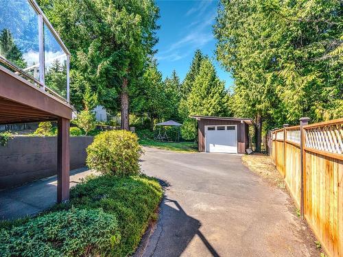 579 Beach Rd, Qualicum Beach, BC 