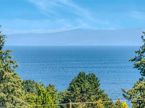 579 Beach Rd, Qualicum Beach, BC 