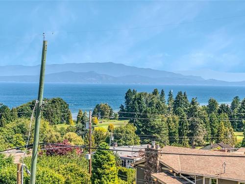 579 Beach Rd, Qualicum Beach, BC 