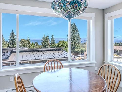 579 Beach Rd, Qualicum Beach, BC 