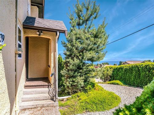 579 Beach Rd, Qualicum Beach, BC 