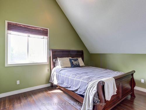 563151 Glenelg-Holland Tl  W, Chatsworth, ON - Indoor Photo Showing Bedroom