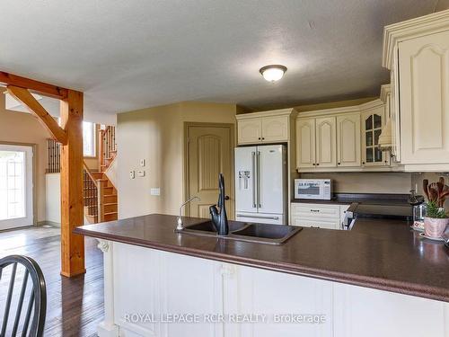 563151 Glenelg-Holland Tl  W, Chatsworth, ON - Indoor Photo Showing Kitchen With Double Sink