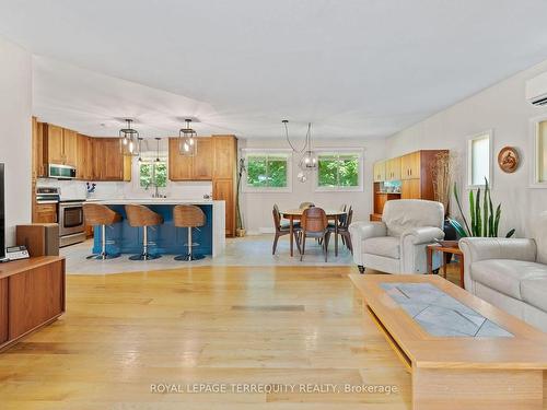 548 Hillside Dr, Trent Hills, ON - Indoor Photo Showing Living Room