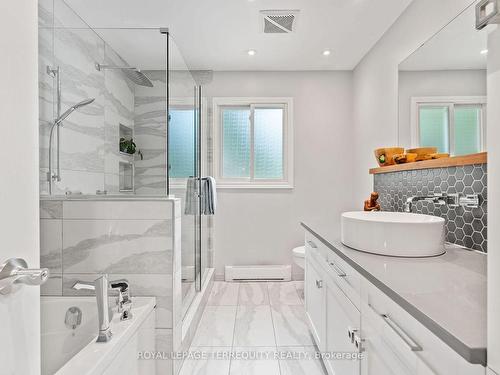 548 Hillside Dr, Trent Hills, ON - Indoor Photo Showing Bathroom