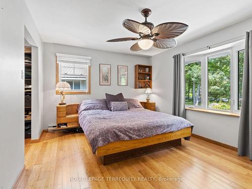 548 Hillside Dr, Trent Hills, ON - Indoor Photo Showing Bedroom