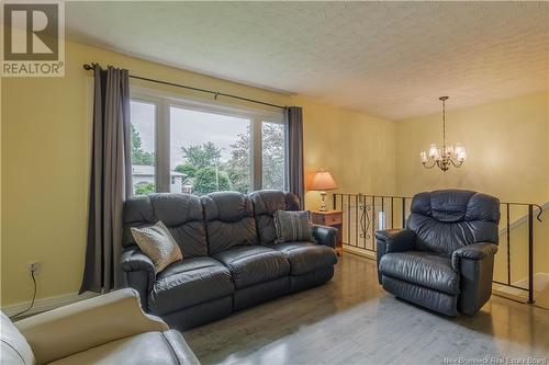 67 Manchester Crescent, Riverview, NB - Indoor Photo Showing Living Room