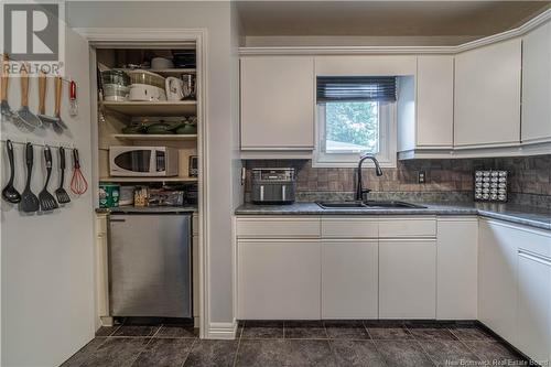 67 Manchester Crescent, Riverview, NB - Indoor Photo Showing Kitchen With Double Sink