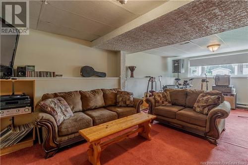 67 Manchester Crescent, Riverview, NB - Indoor Photo Showing Living Room