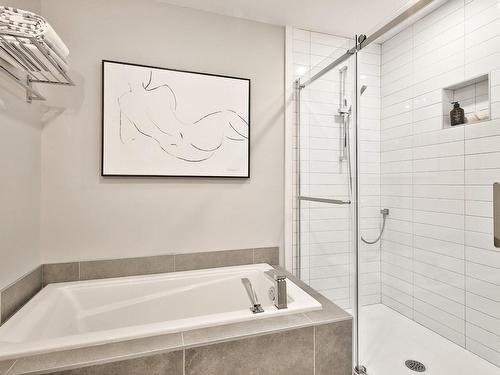 Bathroom - 2-71 Rue De Joliette, Bromont, QC 