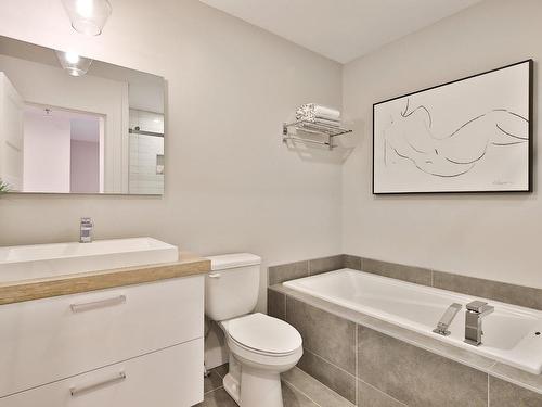 Bathroom - 2-71 Rue De Joliette, Bromont, QC 