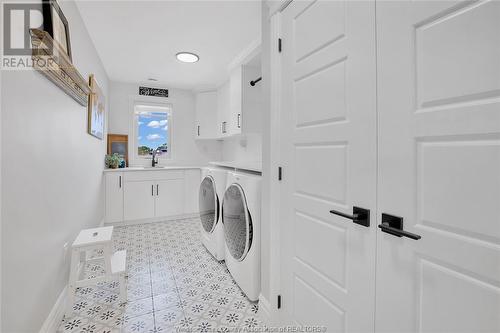 5013 Cremasco, Lasalle, ON - Indoor Photo Showing Laundry Room