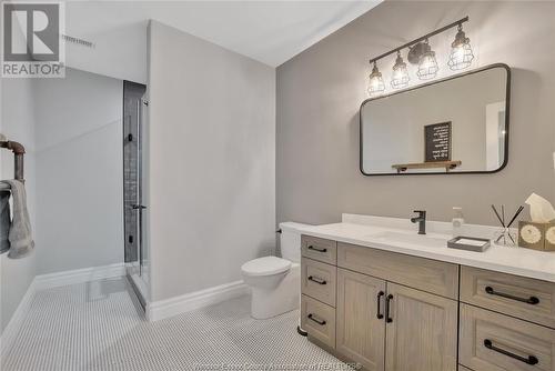 5013 Cremasco, Lasalle, ON - Indoor Photo Showing Bathroom