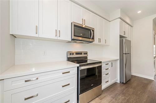 19 Linden Park Lane, Hamilton, ON - Indoor Photo Showing Kitchen With Stainless Steel Kitchen With Upgraded Kitchen