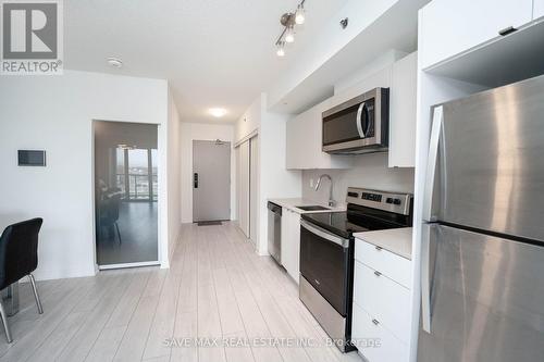 B317 - 3200 Dakota Common, Burlington (Alton), ON - Indoor Photo Showing Kitchen