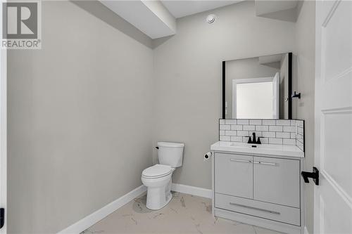 1623 Oxbridge Drive, Cornwall, ON - Indoor Photo Showing Bathroom