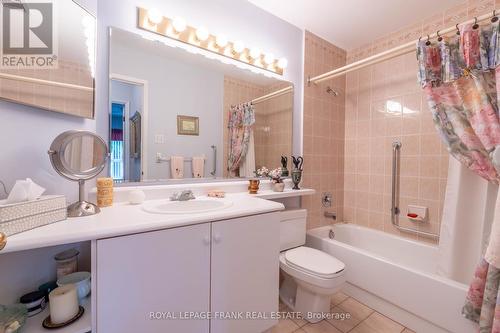 104 - 4 Heritage Way, Kawartha Lakes (Lindsay), ON - Indoor Photo Showing Bathroom