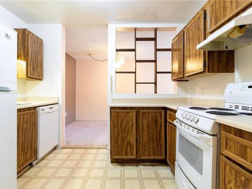 202-4724 Uplands Dr, Nanaimo, BC - Indoor Photo Showing Kitchen