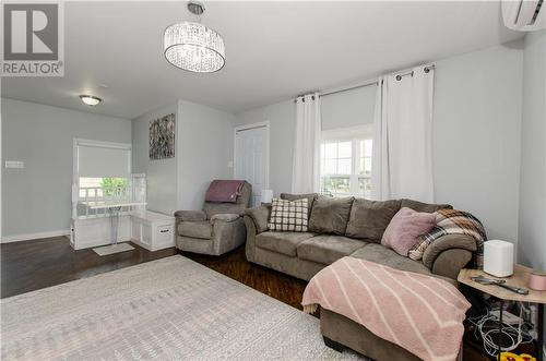 96 Oakland Avenue, Moncton, NB - Indoor Photo Showing Living Room