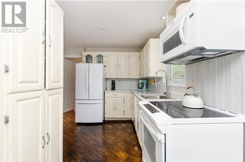 96 Oakland Avenue, Moncton, NB - Indoor Photo Showing Kitchen