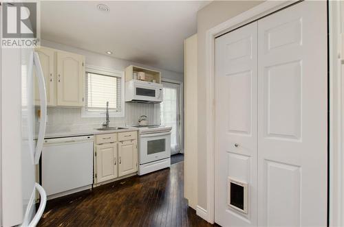 96 Oakland Avenue, Moncton, NB - Indoor Photo Showing Kitchen