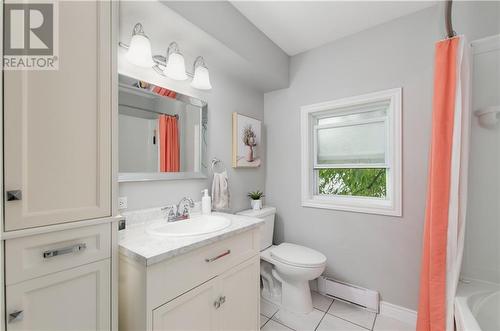 96 Oakland Avenue, Moncton, NB - Indoor Photo Showing Bathroom