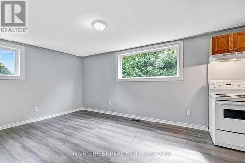 49 Victoria Street, Orillia, ON - Indoor Photo Showing Kitchen