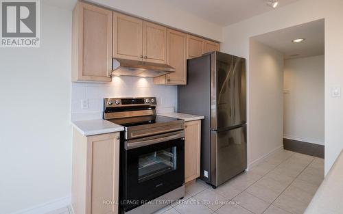 812 - 88 Grandview Way, Toronto (Willowdale East), ON - Indoor Photo Showing Kitchen