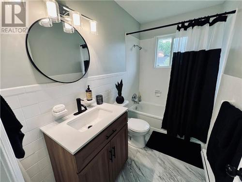 196 Whitney Avenue, Moncton, NB - Indoor Photo Showing Bathroom