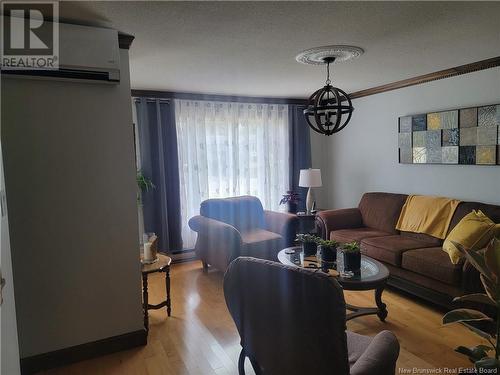 222 Marie, Beresford, NB - Indoor Photo Showing Living Room