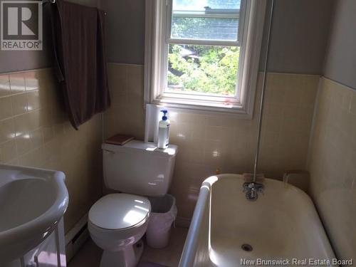 240 St. John Street, Fredericton, NB - Indoor Photo Showing Bathroom