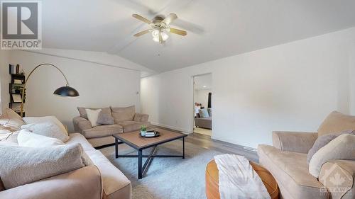 4 Fetherston Lane, Kemptville, ON - Indoor Photo Showing Living Room