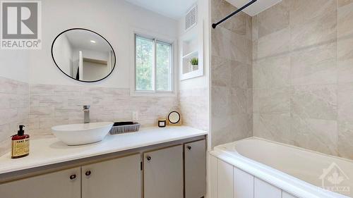 4 Fetherston Lane, Kemptville, ON - Indoor Photo Showing Bathroom